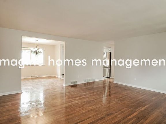 3rd image of 10503 Roseway Blvd