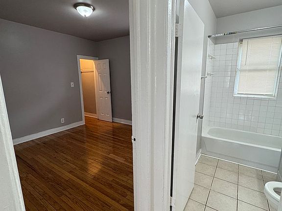 2nd image of 1617 W 78th St #2