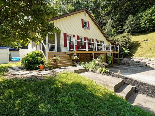 846 Georges Creek Dr, Charleston, WV 25306