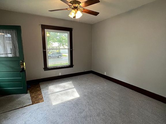 4th image of 2024 Leclaire St #2026