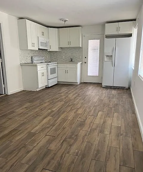 2190 SW 13th St — Photo 1