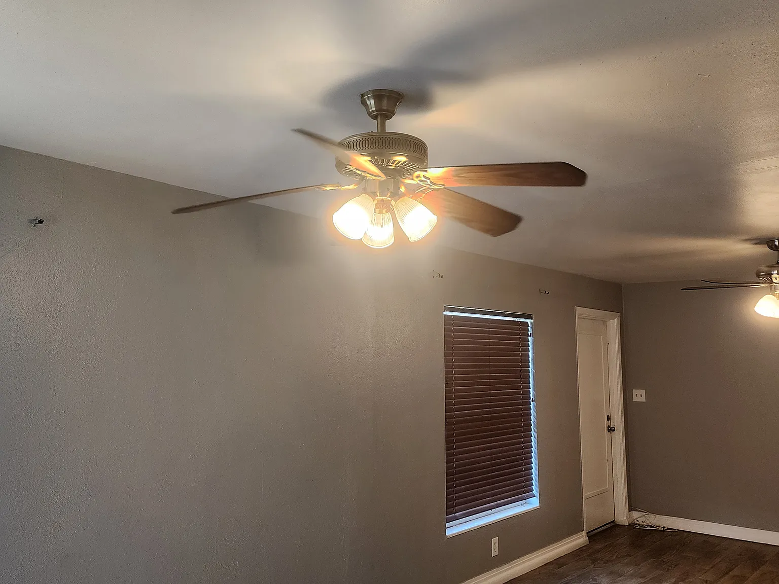 813 E 123rd Ave — Photo 3