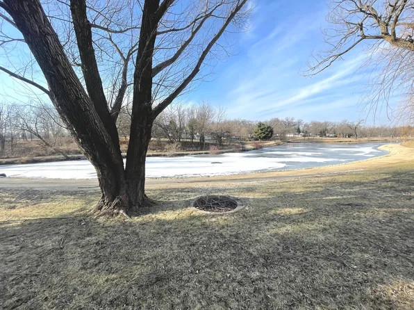 23-42 Woodhaven Lakes, Sublette, IL 61367