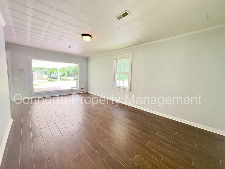 2880 Trough Springs Rd — Photo 21