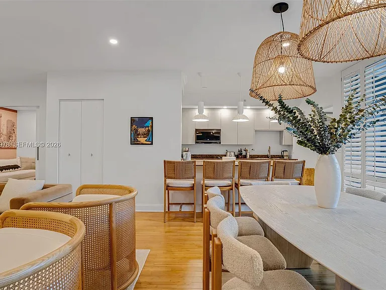 725 Crandon Blvd #203 — Photo 23
