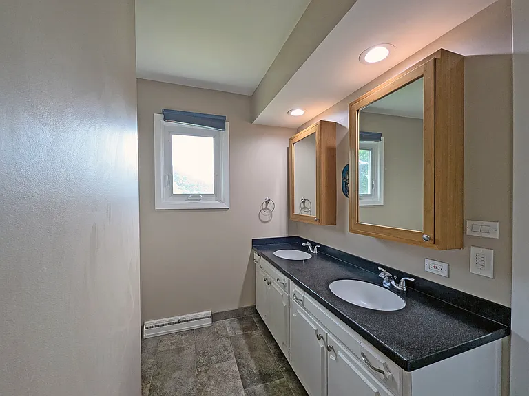 1739 Ferndale Ave — Photo 15