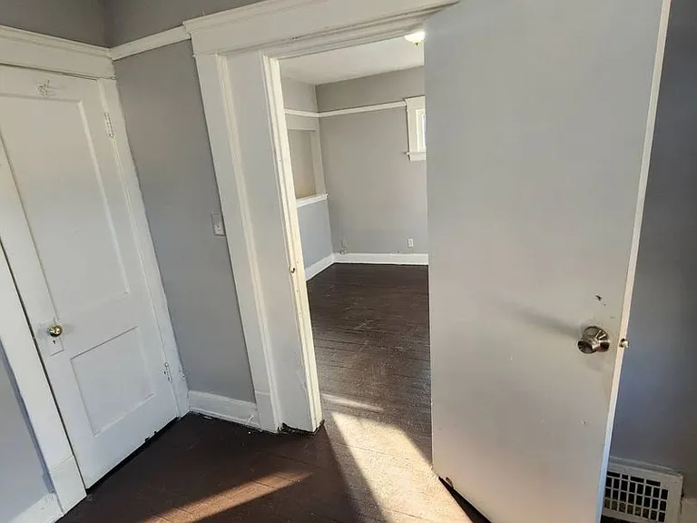 11702 Honeydale Ave — Photo 34