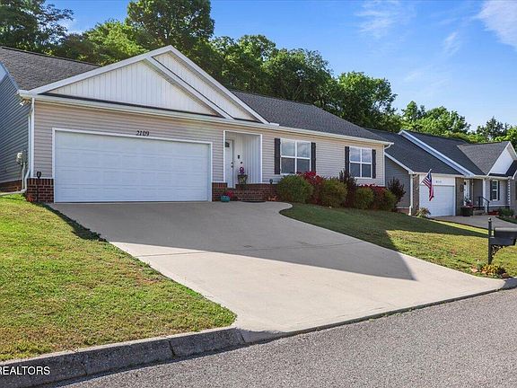 2nd image of 2109 Bluebonnet Dr