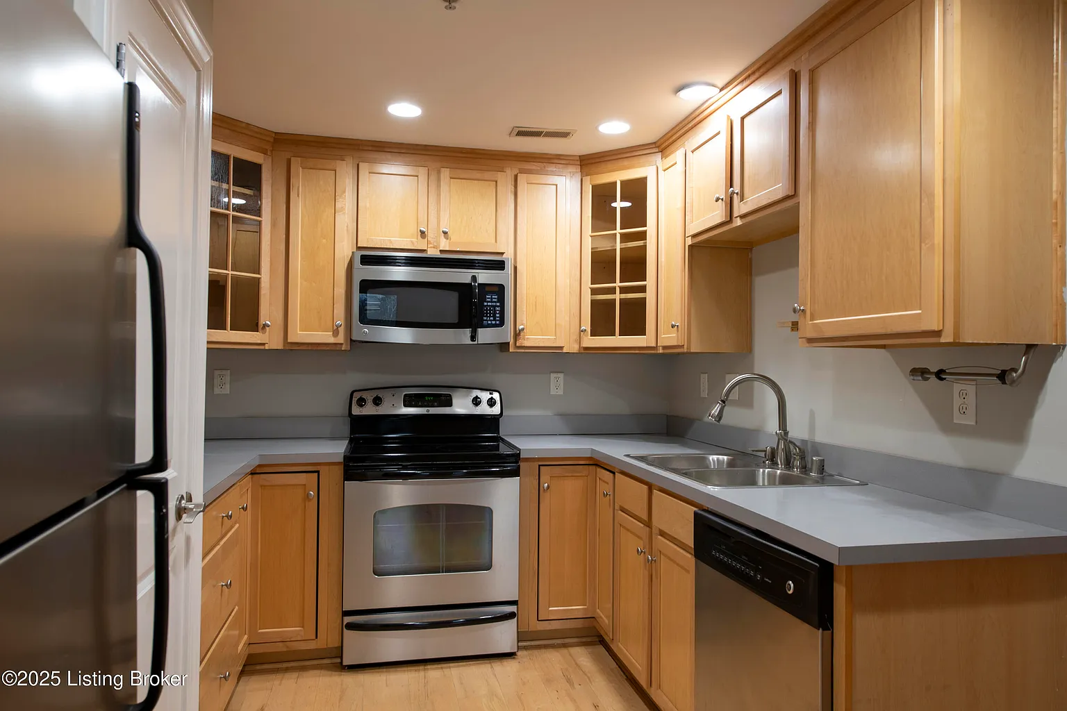2411 Brownsboro Rd APT 203 photo 1
