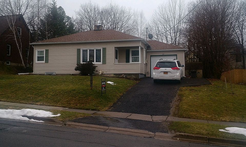 1st image of 231 Hastings Ave