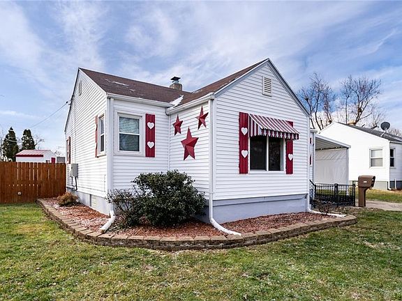 3rd image of 208 Curtiss Wright Blvd