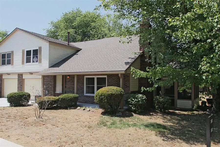 2429 Brewster Rd photo 1