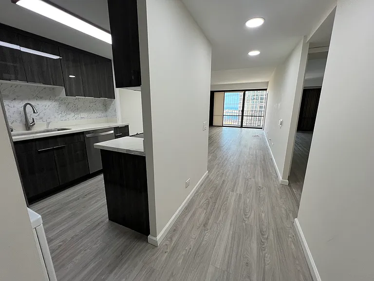 700 Richards St #1403 — Photo 1