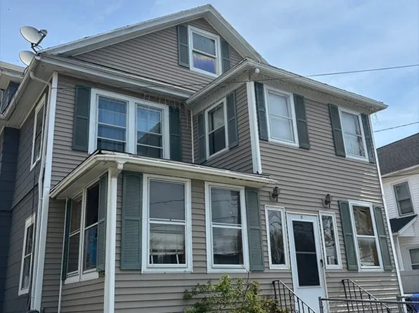 11-15 Groveland St, Springfield, MA 01108