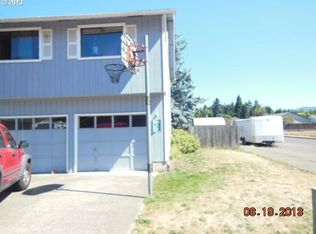 1592 E Chamberlain Ave, Cottage Grove, OR 97424