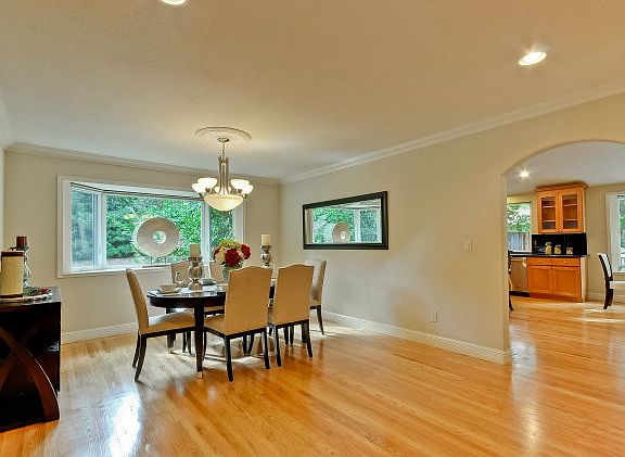 4th image of 19694 Crestbrook Dr