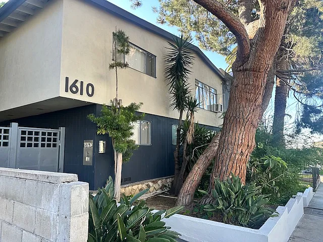 1610 N Martel Ave #2