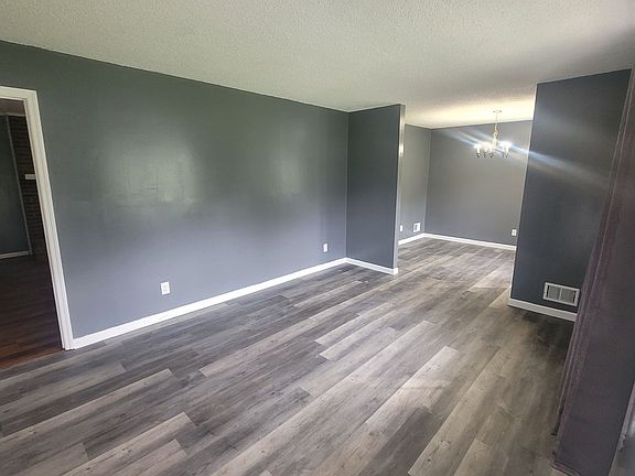 2nd image of 109 Glenshire Dr