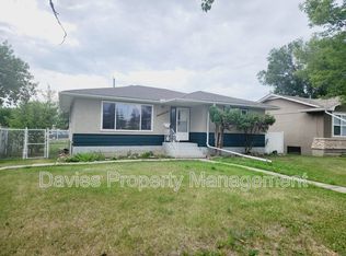 10503 Lauder Ave NW, Edmonton, AB T5E5R1