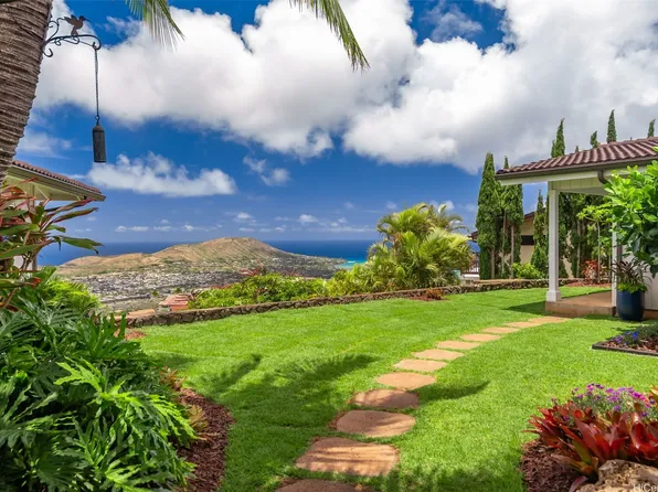 1034 Kaumoku St, Honolulu, HI 96825