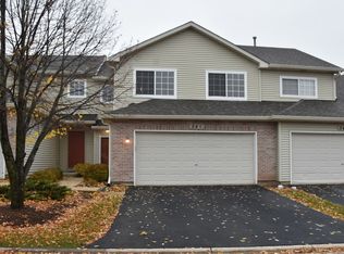 54 Rolling Oaks Rd #C, Sugar Grove, IL 60554