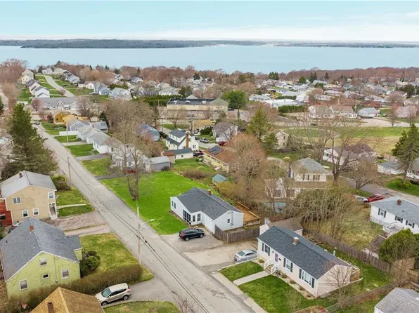 64 Pocasset Ave, Tiverton, RI 02878