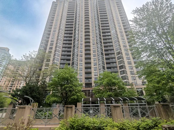 10 Northtown Way W #1510, Toronto, ON M2N 7L4