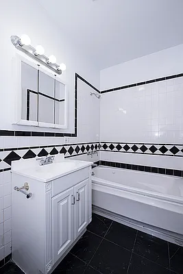 Rented by LEE & ASSOCIATES NYC RESIDENTIAL LLC | media 14