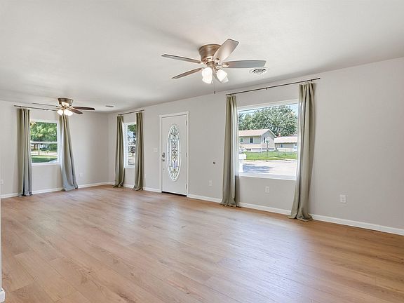 3rd image of 615 4th St SW