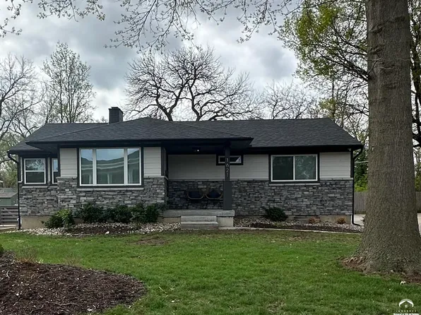 1621 Oxford Rd, Lawrence, KS 66044