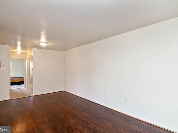 5th image of 5929 Quantrell Ave APT 203