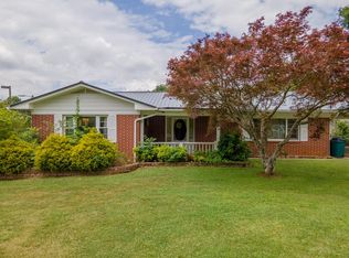 100 Wilkie St, Franklin, NC 28734