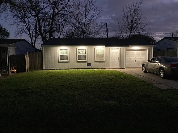 2nd image of 2627 32nd Ave N