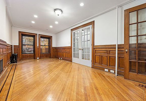 4th image of 104 Lincoln Pl