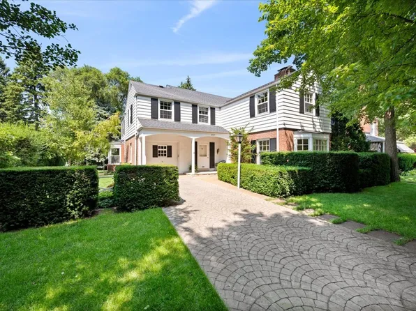 2304 Elmwood Ave, Wilmette, IL 60091