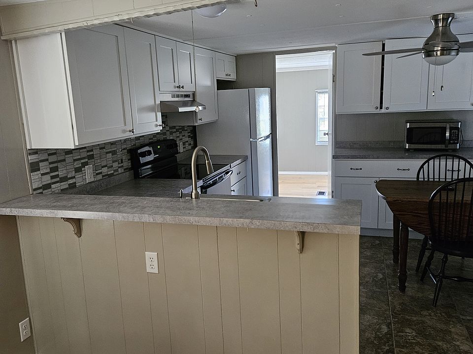 1st image of 38976 Stapley Cir