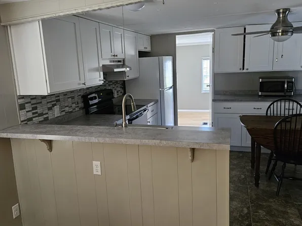 38976 Stapley Cir, Zephyrhills, FL 33540