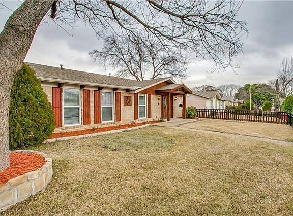 3rd image of 3657 Mosswood Dr
