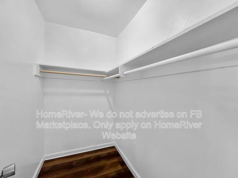 590 Las Palmas Ave #7 — Photo 7