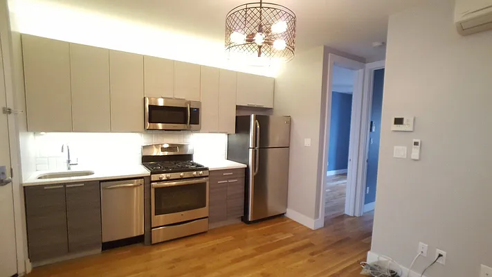 Rented by Evergreen Apartments BK | media 4