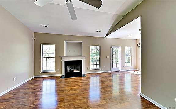 2nd image of 6704 Raeburn Ln