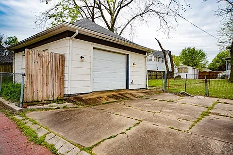 601 S Willow St — Photo 5