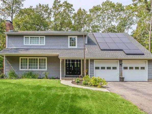 10 Trout Ponds Court, Brookhaven, NY 11719