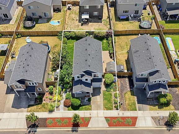 2nd image of 5024 Gemini Ave NE