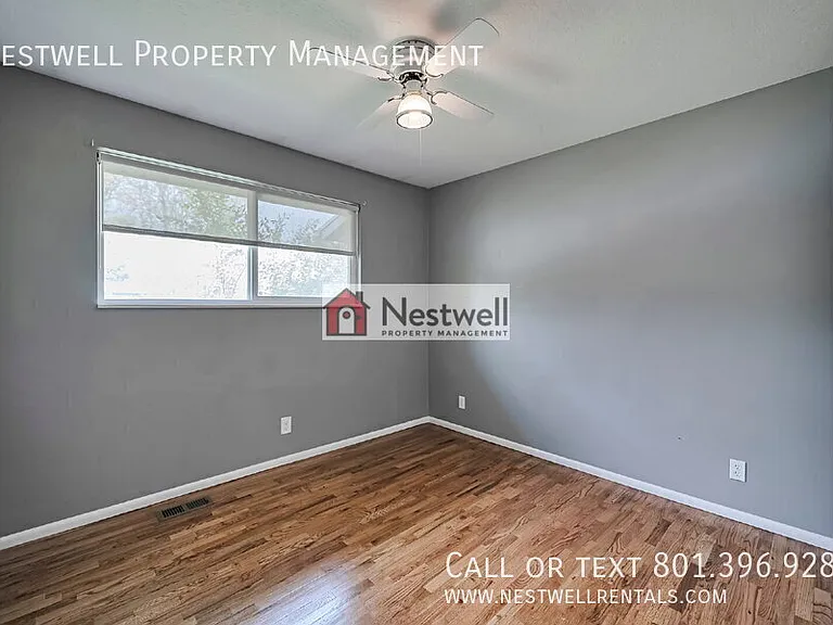 1335 E Maplewood Dr — Photo 22