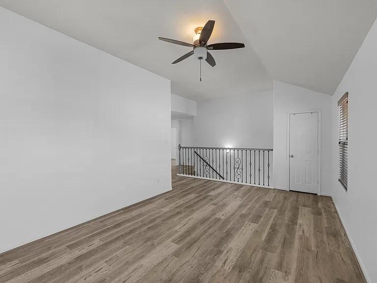 4810 Jarl Ct — Photo 15