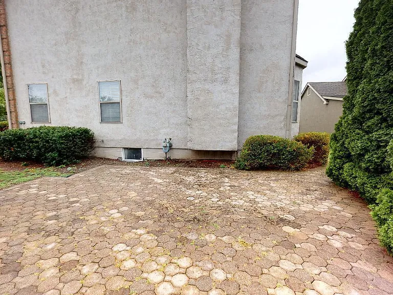 6498 Ringsend Ct — Photo 61