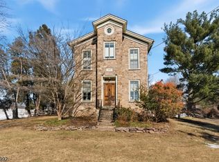 1 Wilson Dr, Stockton, NJ 08559