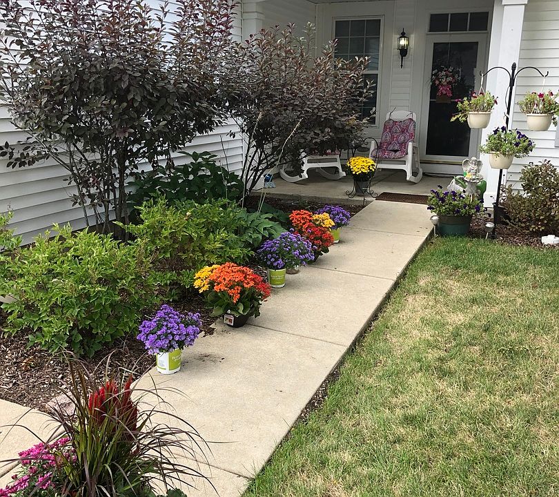2nd image of 736 Holland Ln
