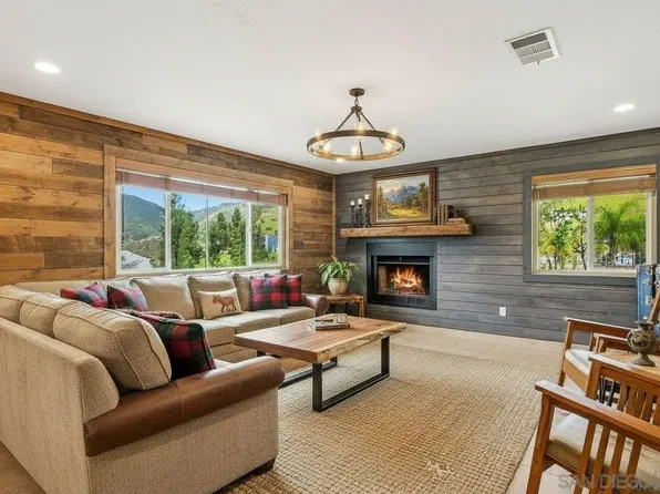 1861 Vista De La Montana, El Cajon, CA 92019